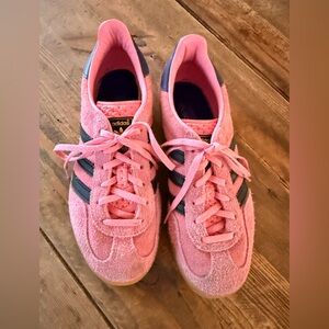 Womens Addidas Gazelle Sneaker